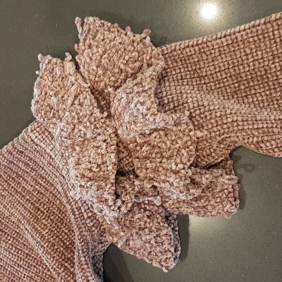 Mossimo Plush Oversized Sweater - Picture 8 of 12